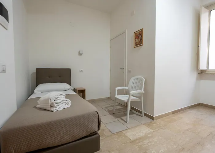 Casa Per Ferie Santa Maria Alle Fornaci 3* Roma