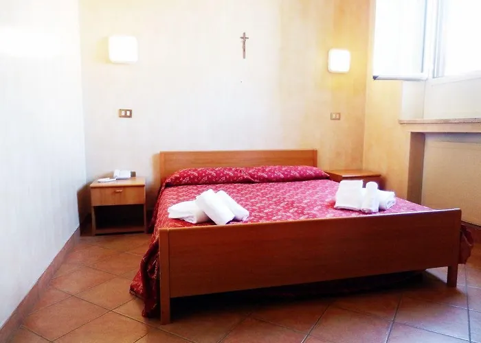 Casa Per Ferie Santa Maria Alle Fornaci 3* Roma